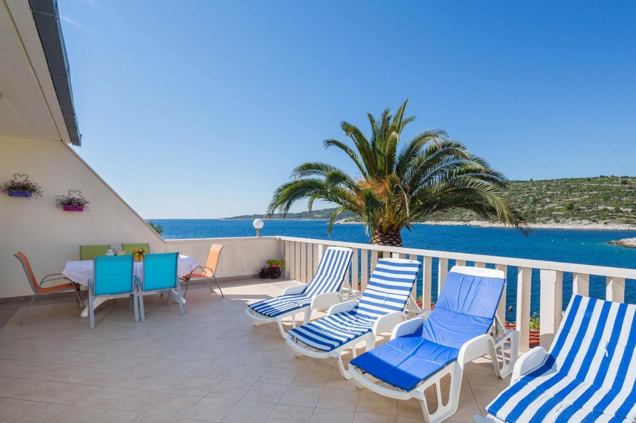 Apartments Bose Kanica On The Sea Sevid Exterior photo